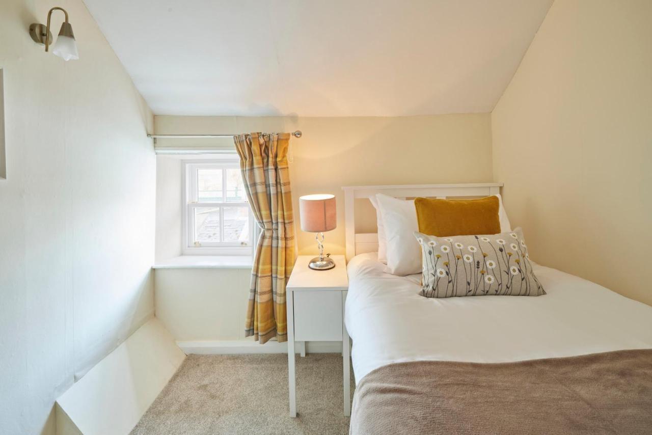 Host & Stay - Honey Cottage Hinderwell Esterno foto