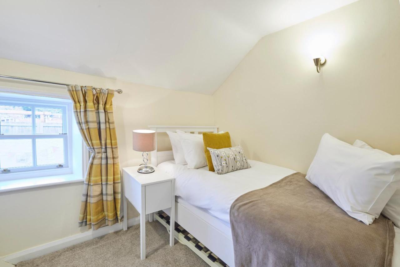 Host & Stay - Honey Cottage Hinderwell Esterno foto
